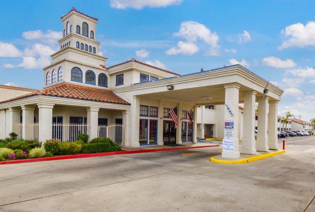 Motel 6 Hemet Bagian luar foto