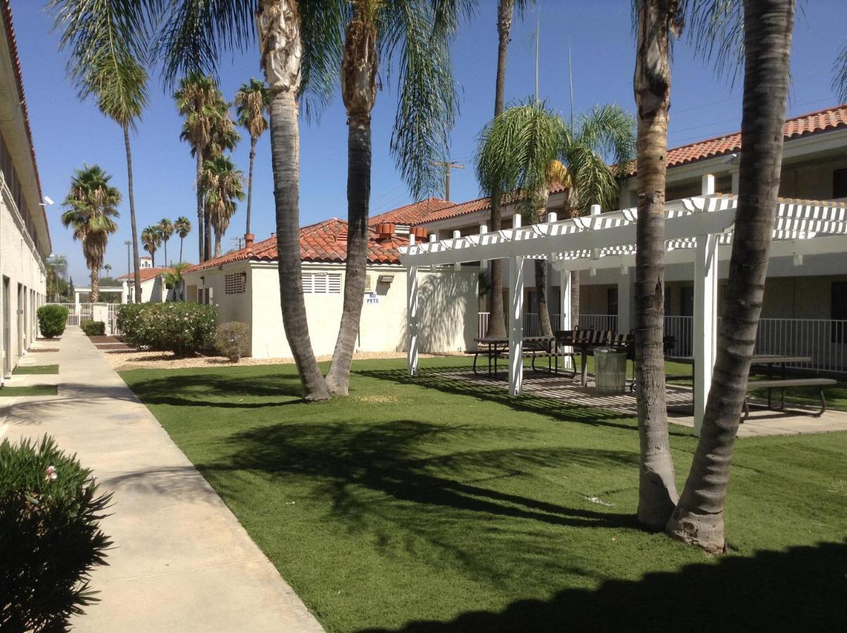 Motel 6 Hemet Bagian luar foto