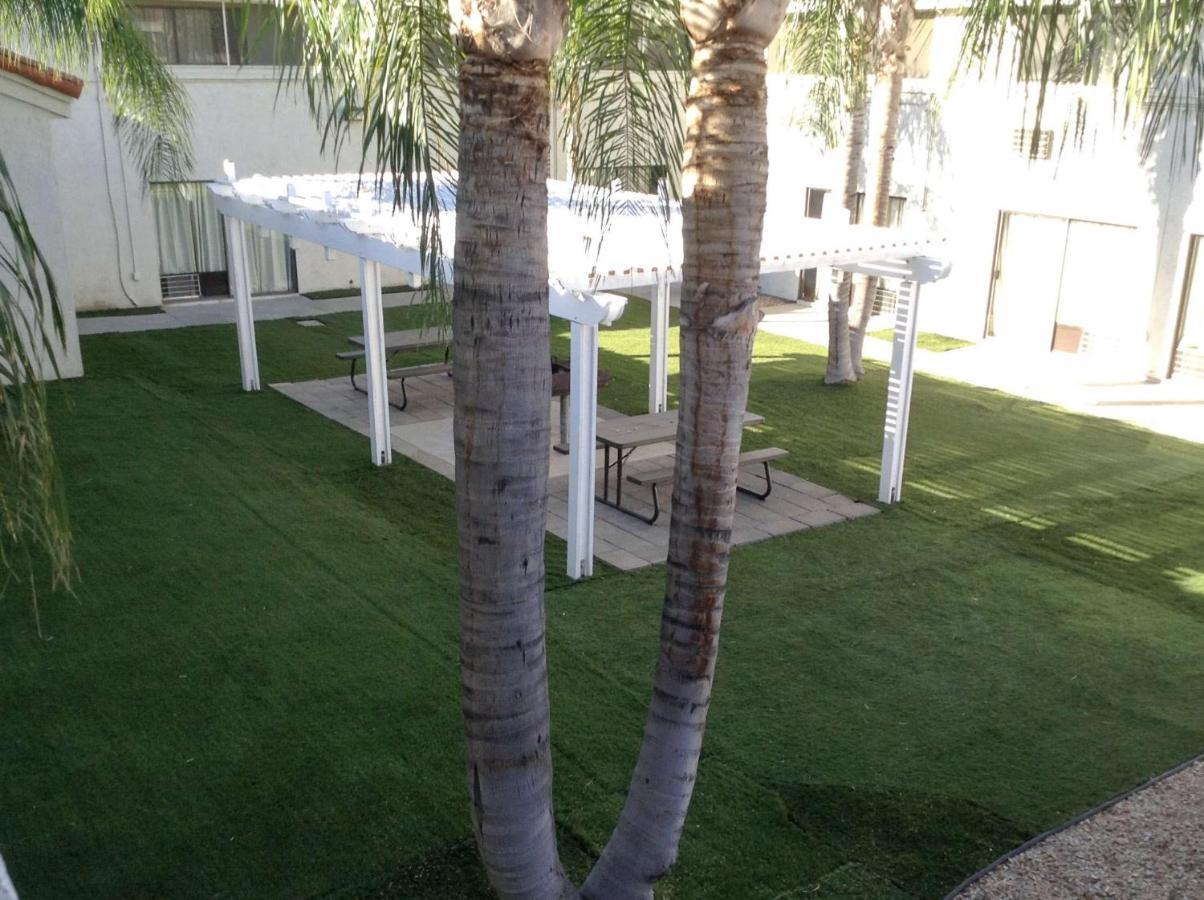 Motel 6 Hemet Bagian luar foto